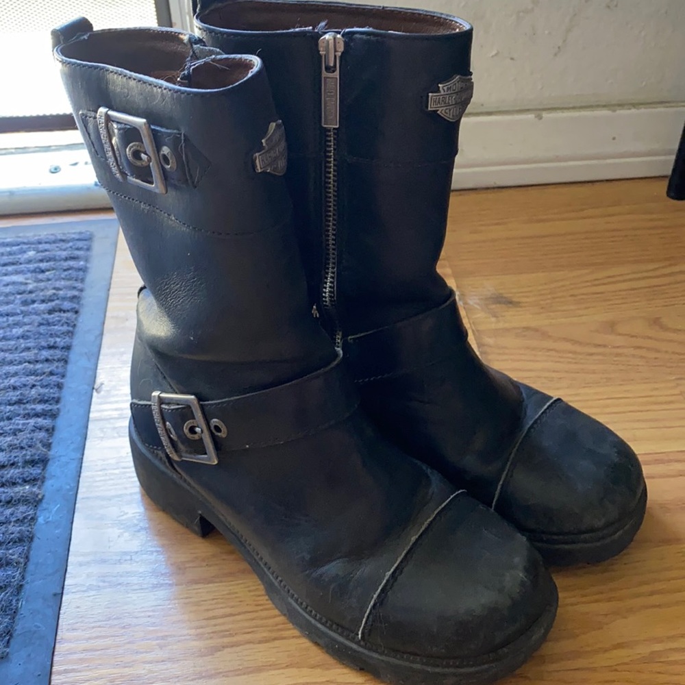 Very worn Harley Davidson boots size 6